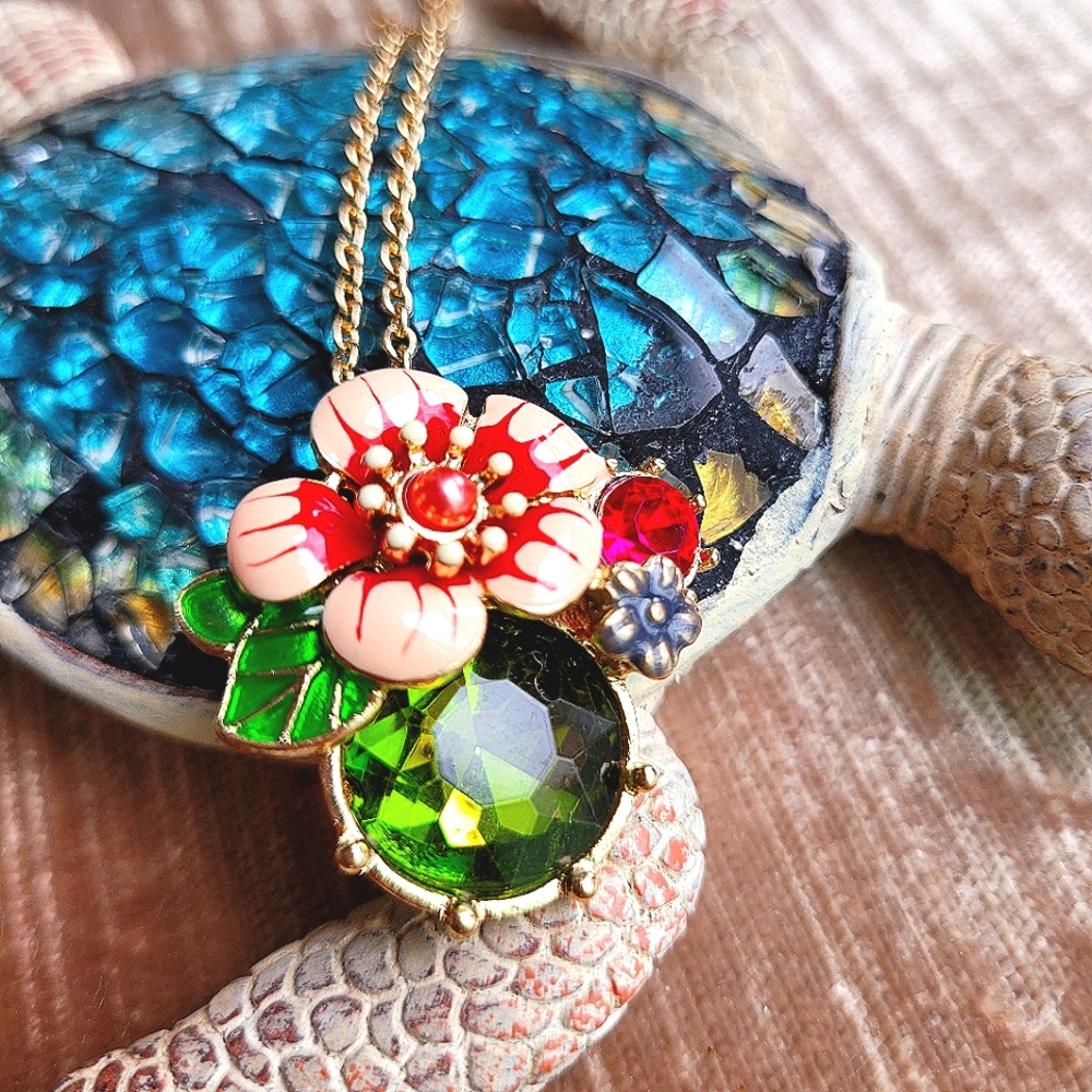 Emerald Green Hand Painted Pendant Necklace NWT